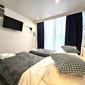 https://tolstov-hotels-lovely-city-house.dusseldorf-hotel.net